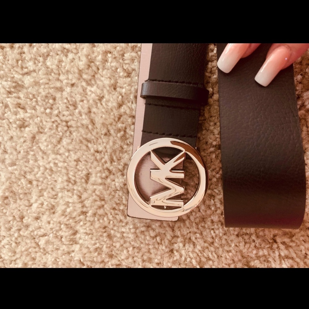 Micheal Kors belt - Picture 1 of 2